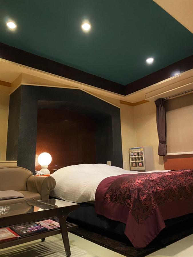 ホテル艶グループ　富津店 Экстерьер фото